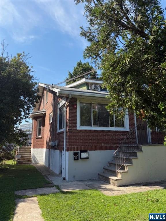 17 Hamilton Avenue - Photo 1