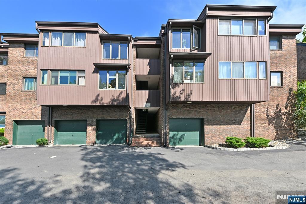 107 Indian Hollow Court 107 - Photo 1