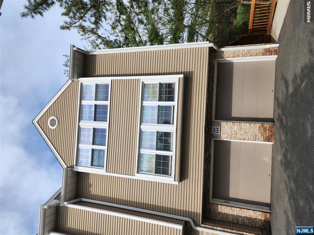 567 Windsor Drive 712 - Photo 1
