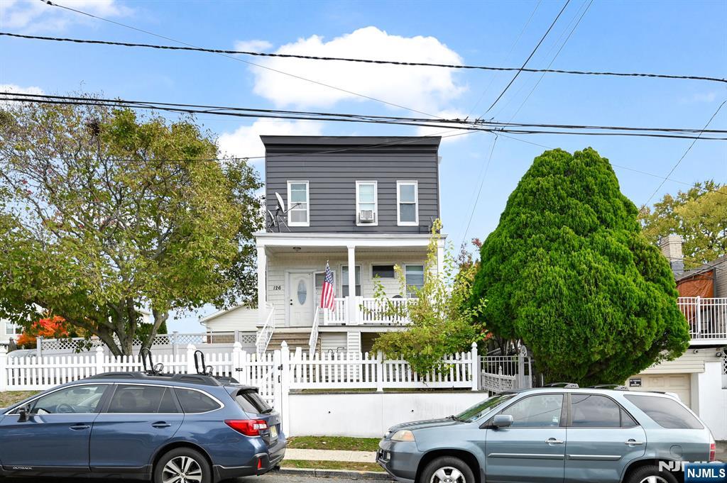 126 Macarthur Avenue - Photo 1
