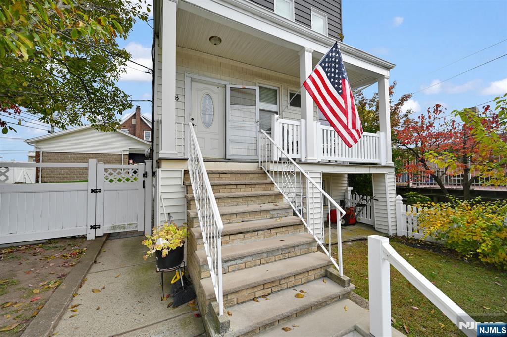 126 Macarthur Avenue - Photo 2