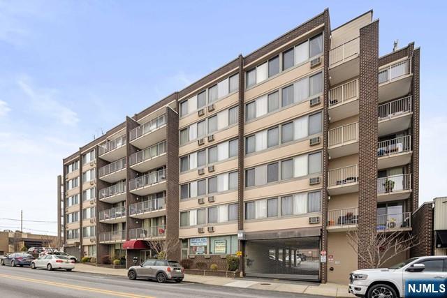 515 Anderson Avenue 2H - Photo 1