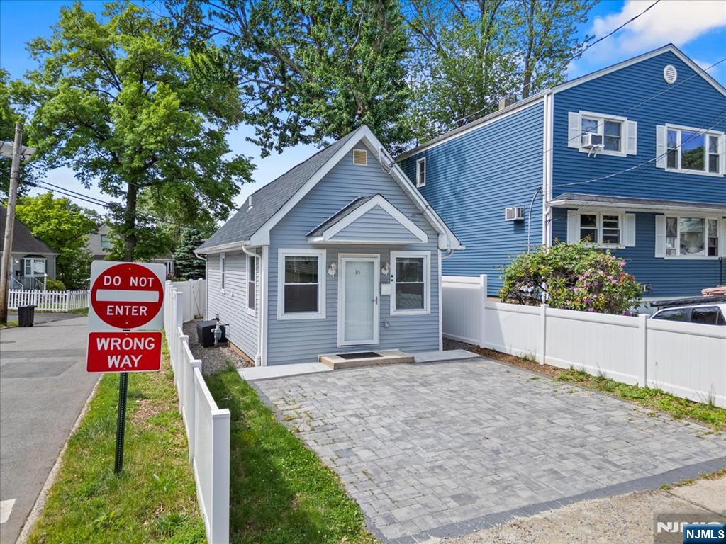 16 W Grove St, Bogota, NJ 07603