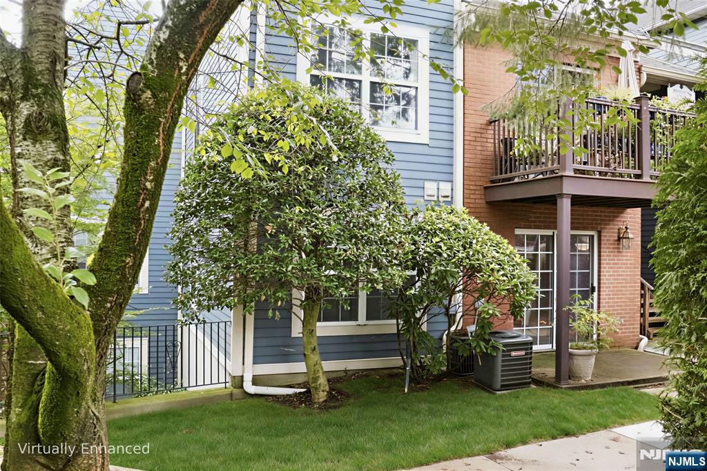 350 Cambridge Drive - Photo 1