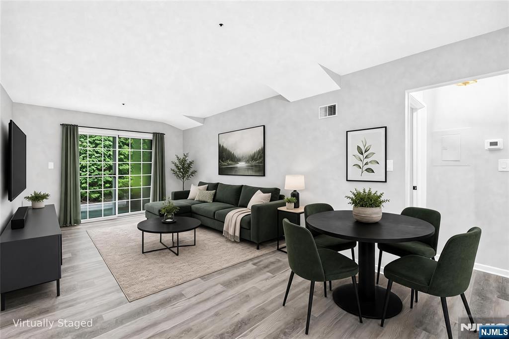 350 Cambridge Drive - Photo 4