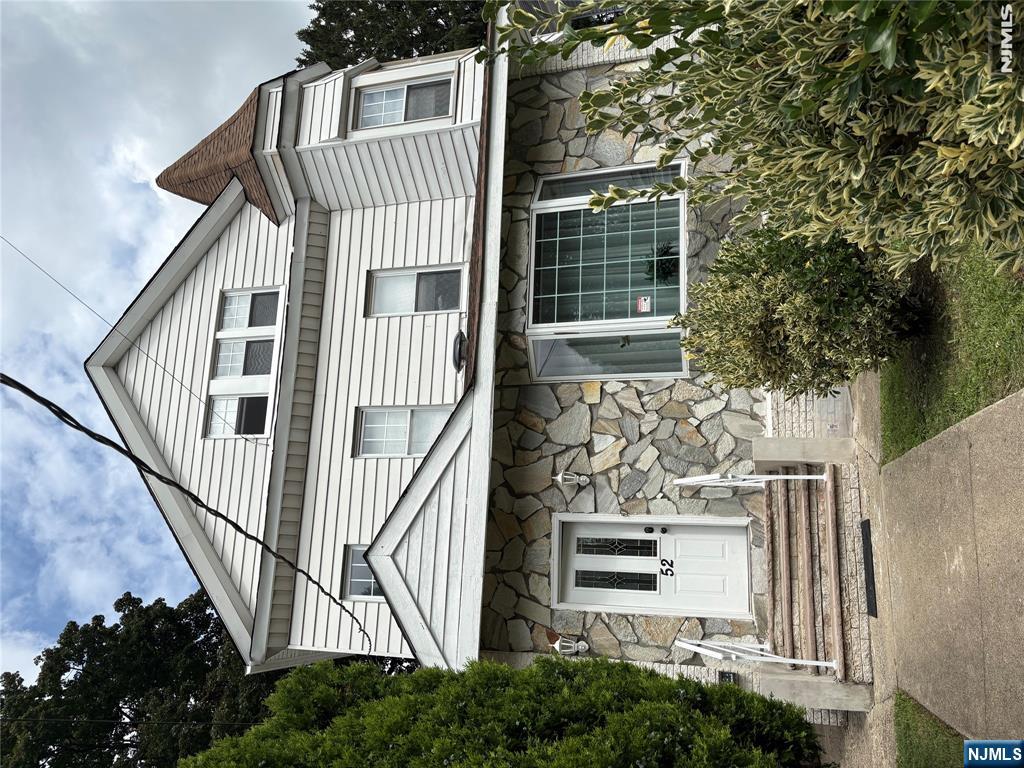 52 Lafayette Ave 1 - Photo 1
