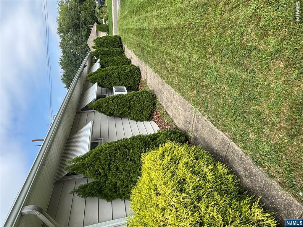 1813 Yorktowne Boulevard - Photo 2