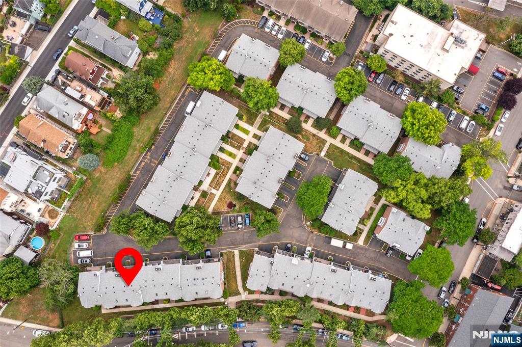 477 Undercliff Ave, Edgewater, NJ 07020
