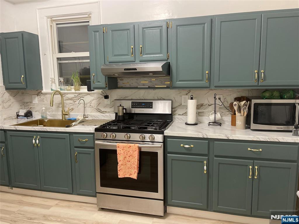 16 Hazel Place - Photo 3