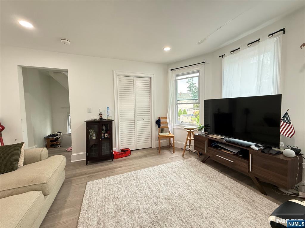 21 Livingston Avenue 2nd fl - Photo 3