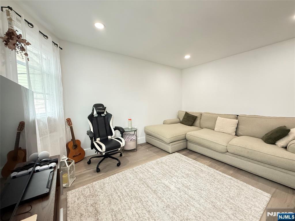 21 Livingston Avenue 2nd fl - Photo 4