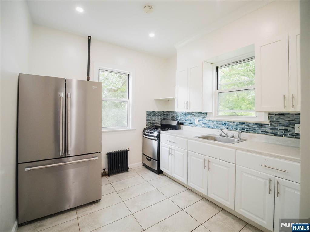 180 Larch Avenue - Photo 4