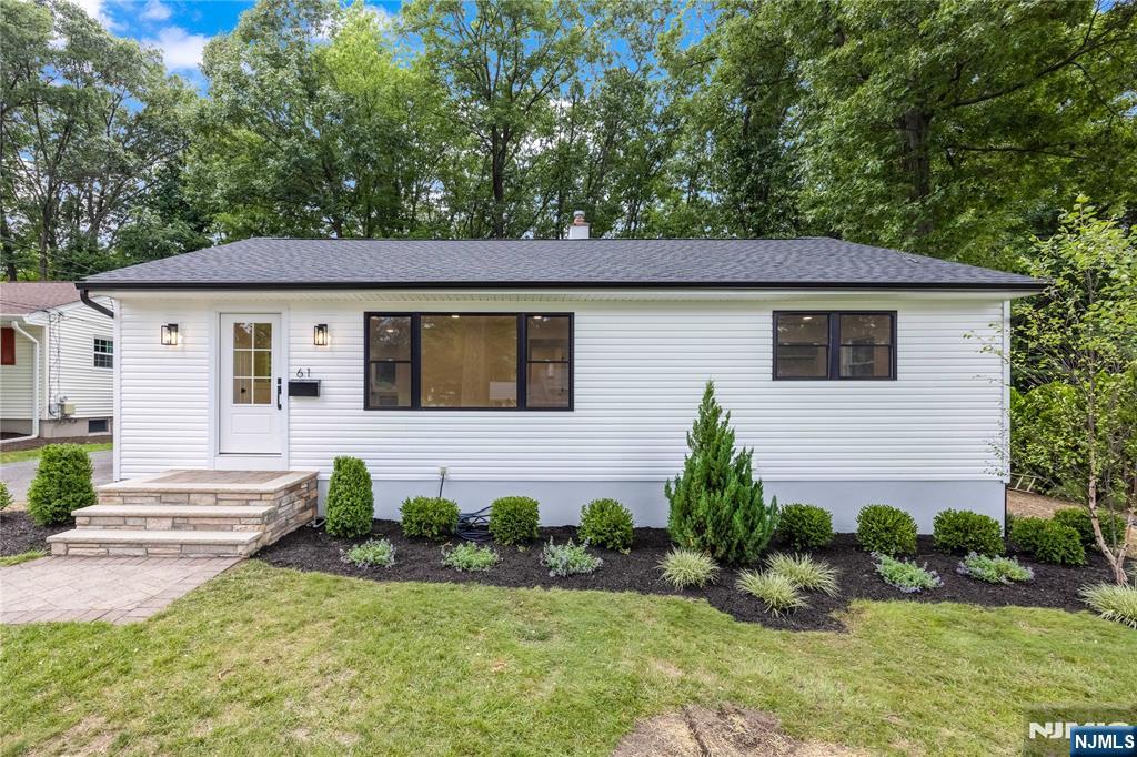 61 Mackay Avenue - Photo 3