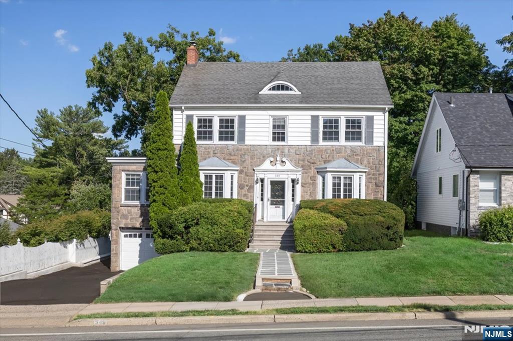 549 Lincoln Avenue - Photo 1