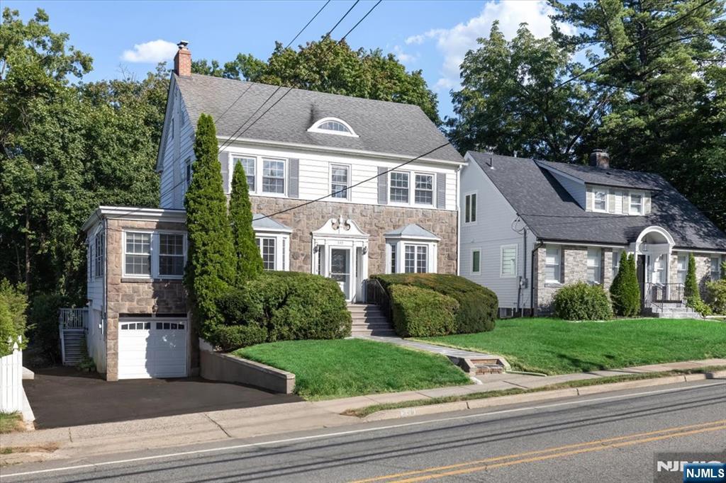 549 Lincoln Avenue - Photo 3