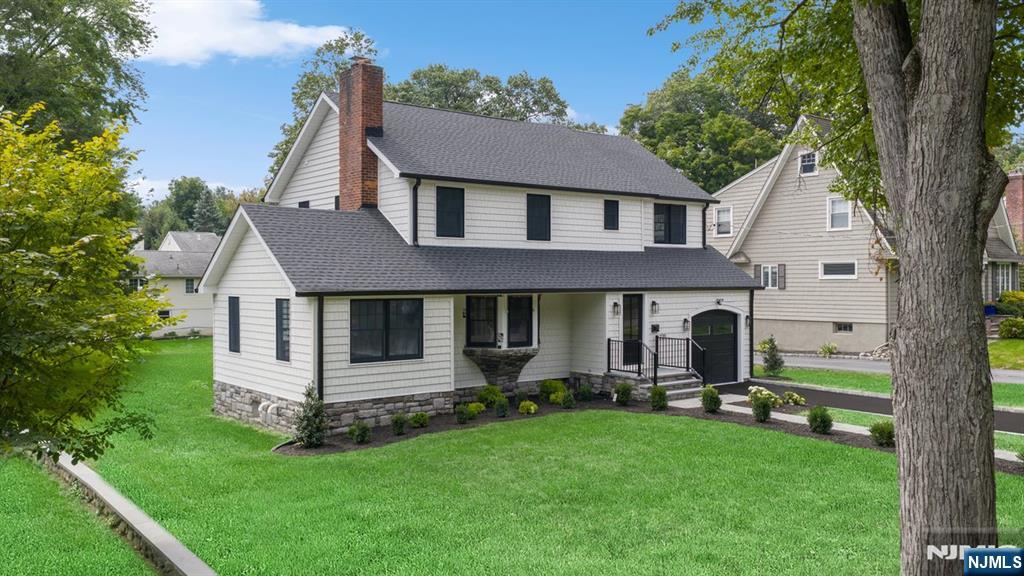Photo 2 of Single family home for sale at 220 Orchard Pl, Ridgewood, NJ 07450 | MLS# 26032982 | Listing updated on 2026-09-18