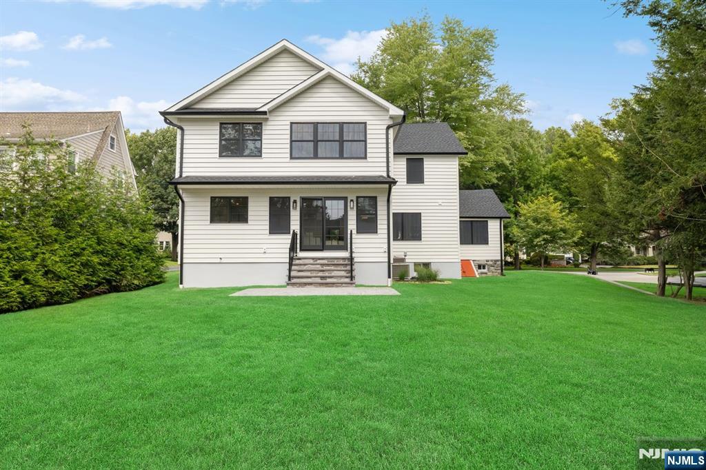 Photo 4 of Single family home for sale at 220 Orchard Pl, Ridgewood, NJ 07450 | MLS# 26032982 | Listing updated on 2026-09-18