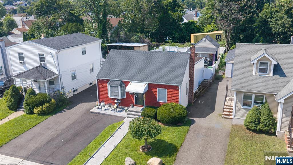 379 Chamberlain Avenue - Photo 3