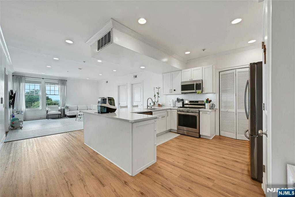 Photo 4 of Condo for sale at 7716 Kennedy Blvd #3E, North Bergen, NJ 07047 | MLS# 26032998 | Listing updated on 2026-09-18
