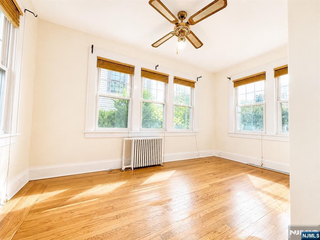949 Garrison Avenue - Photo 3