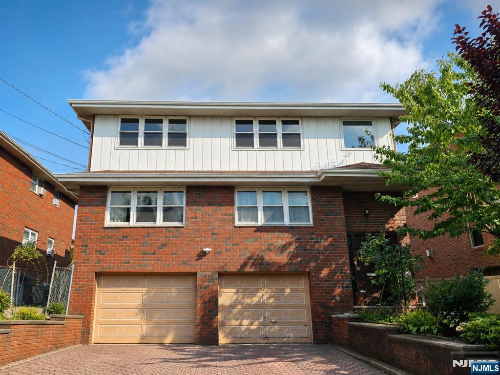 458 Lawn Avenue 2nd Floor - Photo 1