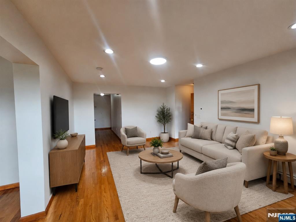458 Lawn Avenue 2nd Floor - Photo 2