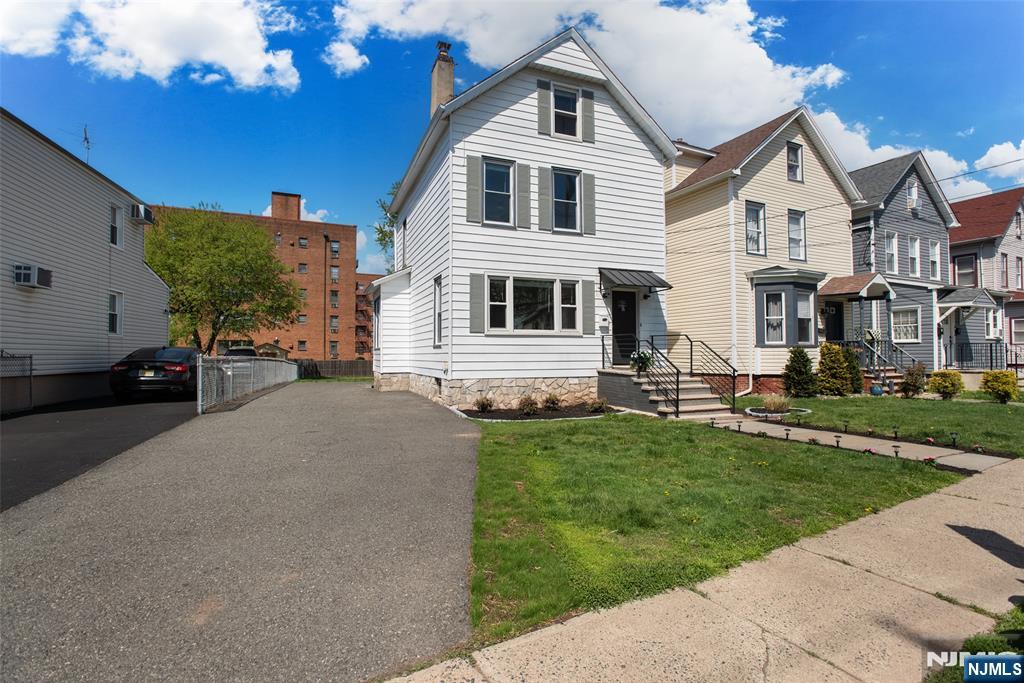 108 Thomas Street