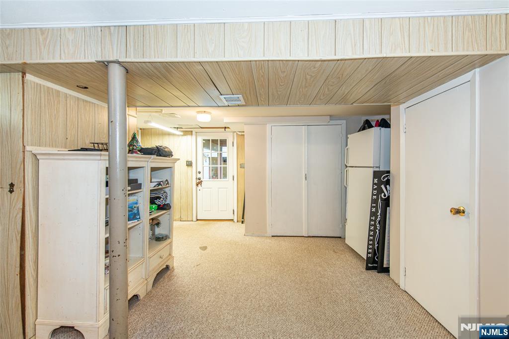 48 Oneida Avenue