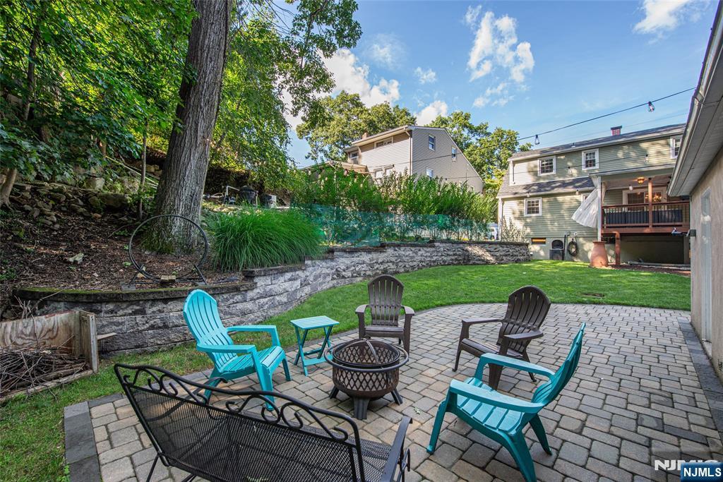 48 Oneida Avenue