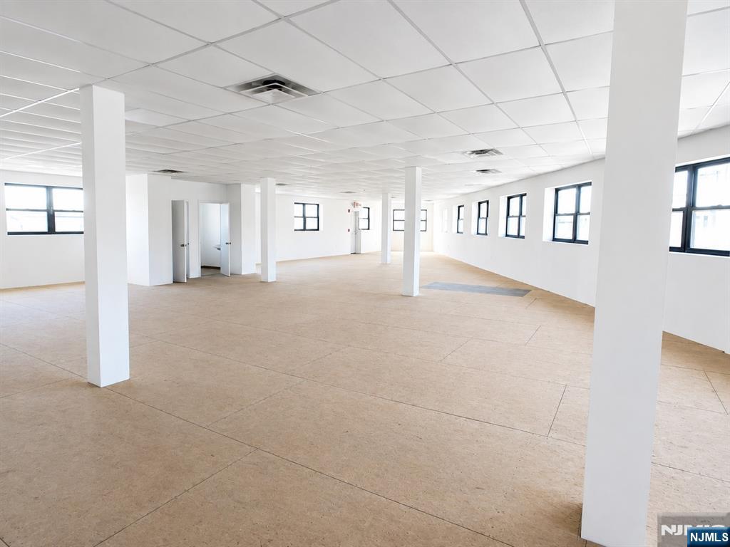 106 Somerset Street - Photo 4