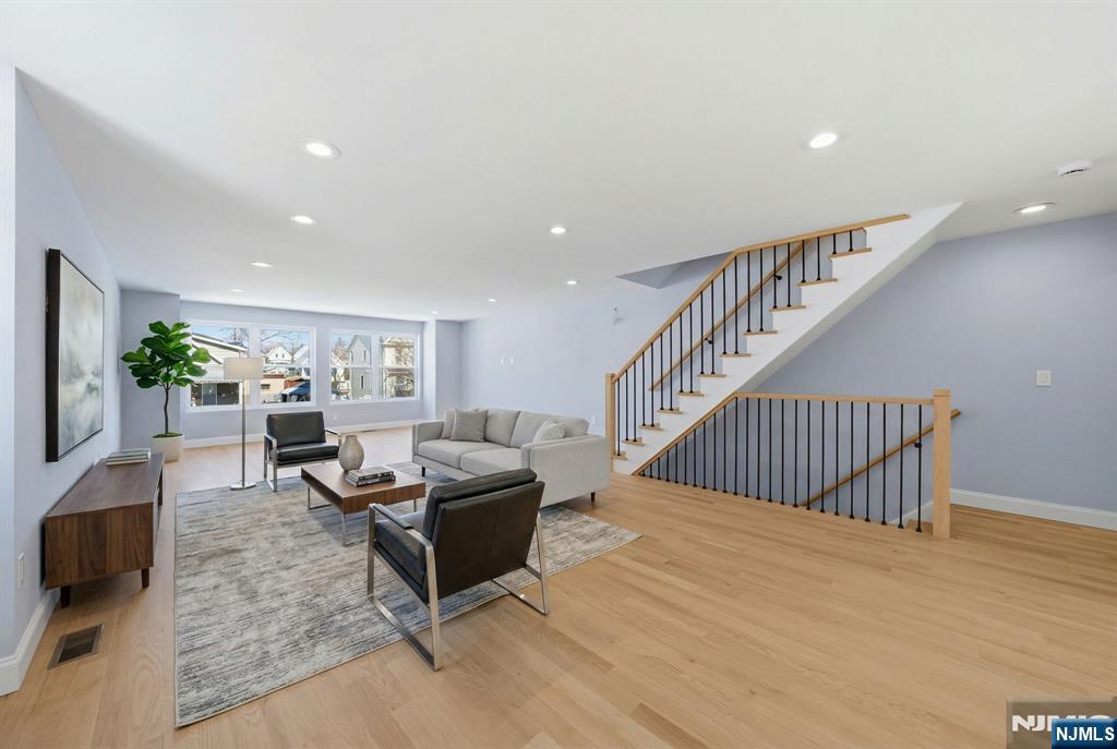 60 Dewitt Street B - Photo 4