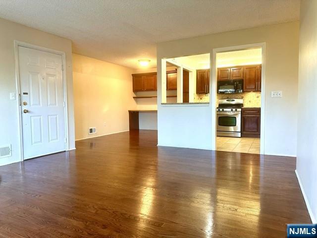 303 Linden Street 303 - Photo 4