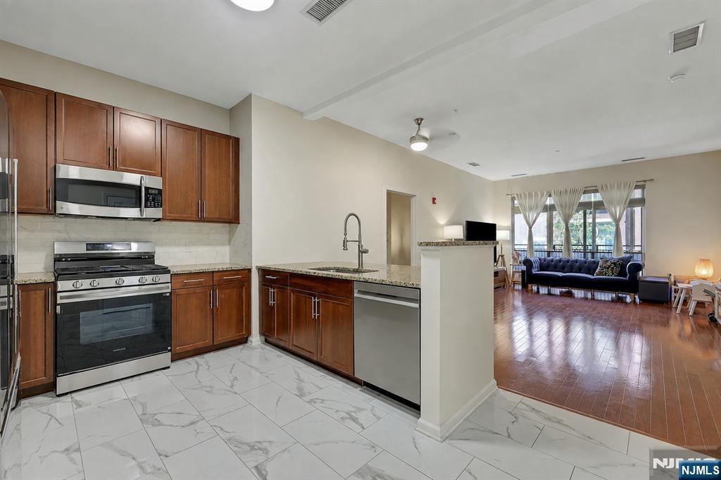1109 Riverview Ave #109, Englewood, NJ 07631