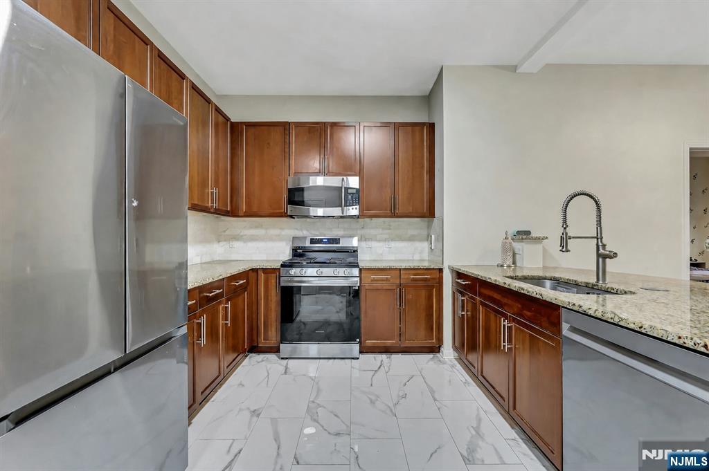 1109 Riverview Ave #109, Englewood, NJ 07631