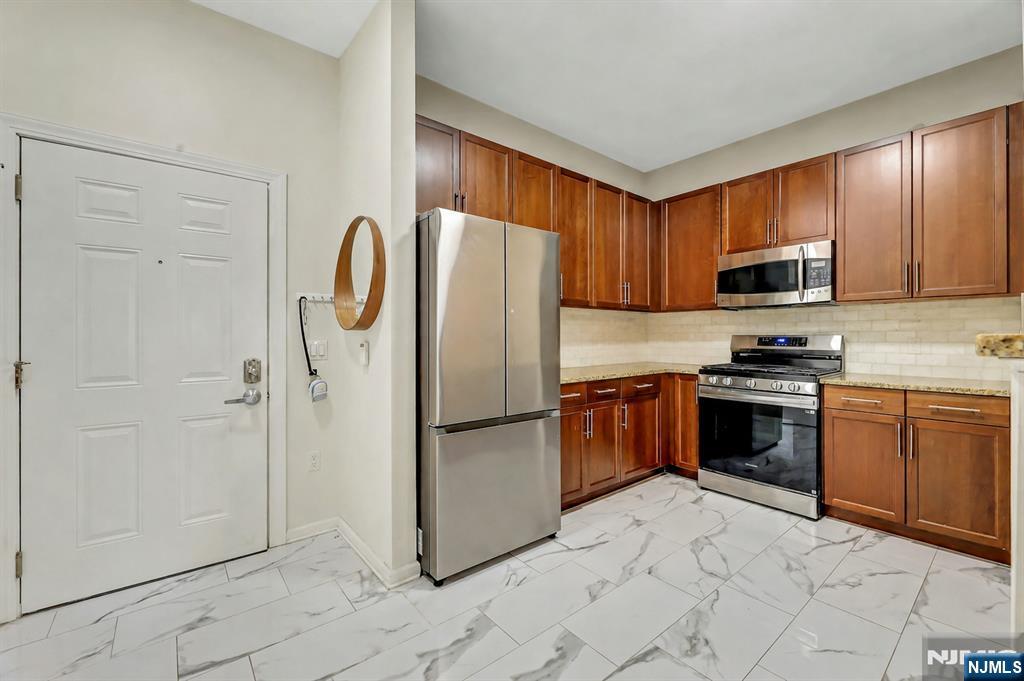 1109 Riverview Ave #109, Englewood, NJ 07631