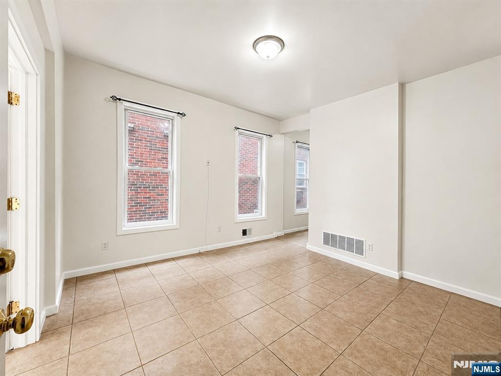 92 Bloomfield Avenue 1 - Photo 2