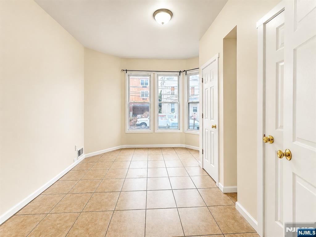 92 Bloomfield Avenue 1 - Photo 5