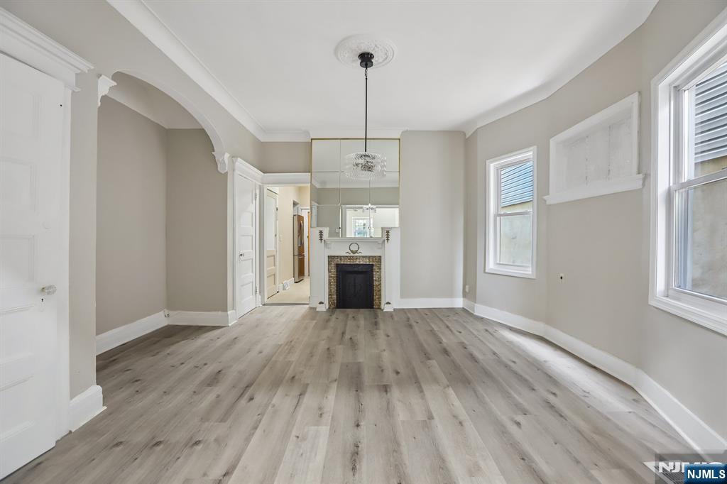 31 Claremont Avenue - Photo 5