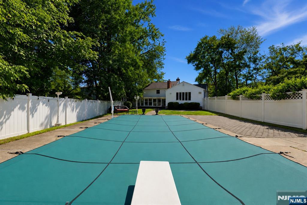 251 Midland Avenue W - Photo 4