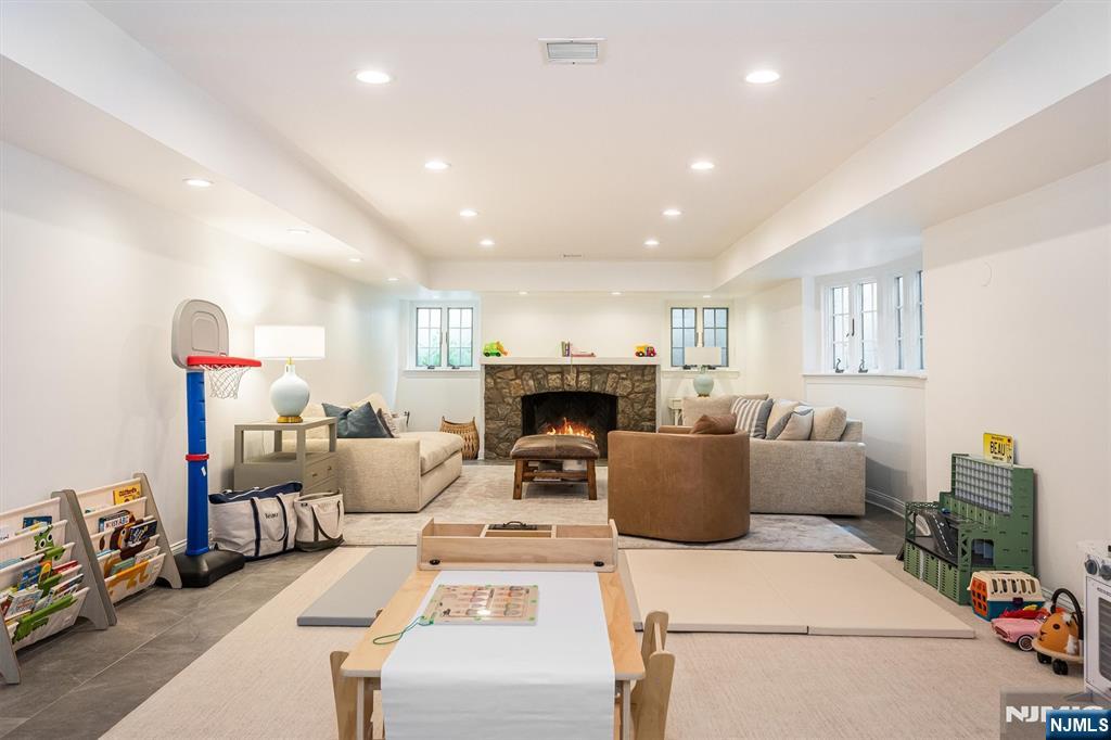 495 Ridgewood Avenue