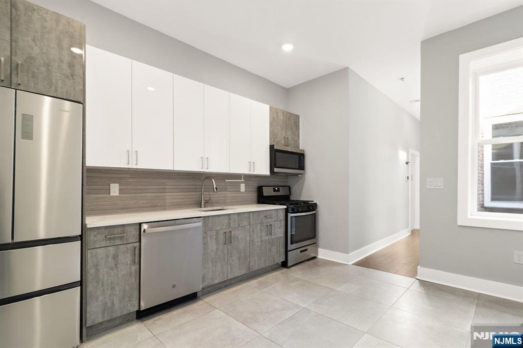 21 Hancock Avenue #3