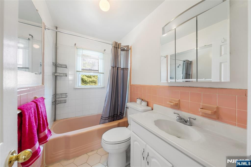 425 Adrianne Court