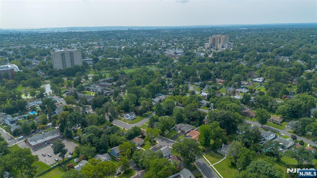 425 Adrianne Court