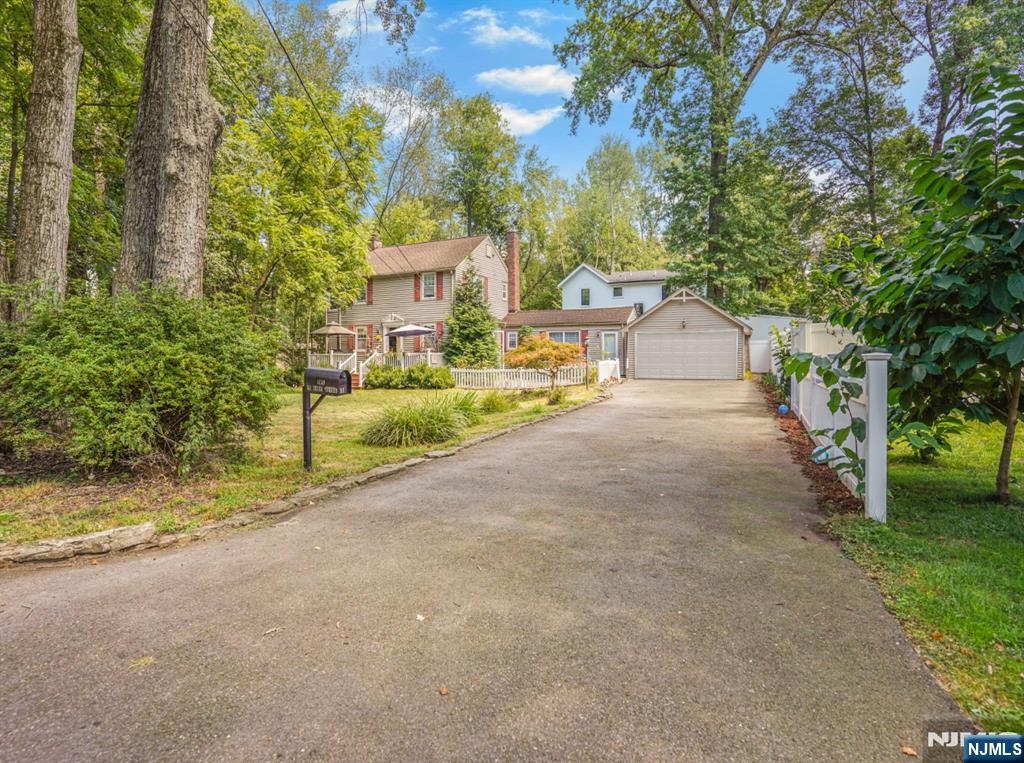 51 Julia St, Closter, NJ 07624