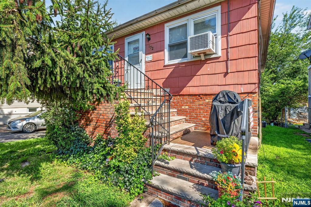 176 Meadow Lane - Photo 2
