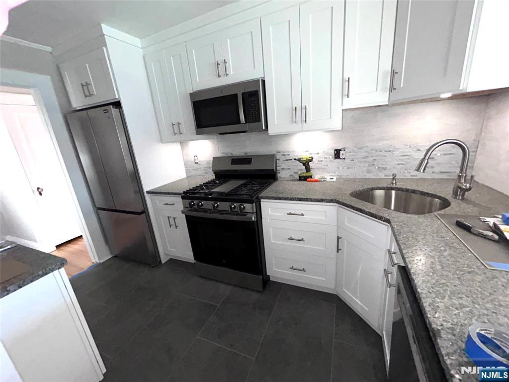 99 Post Avenue 2 - Photo 3
