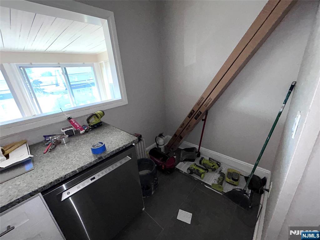 99 Post Avenue 2 - Photo 4