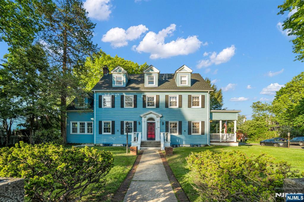 833 Salem Avenue - Photo 2
