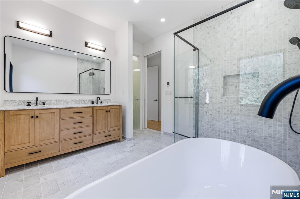 125 Hudson Avenue — photo 23