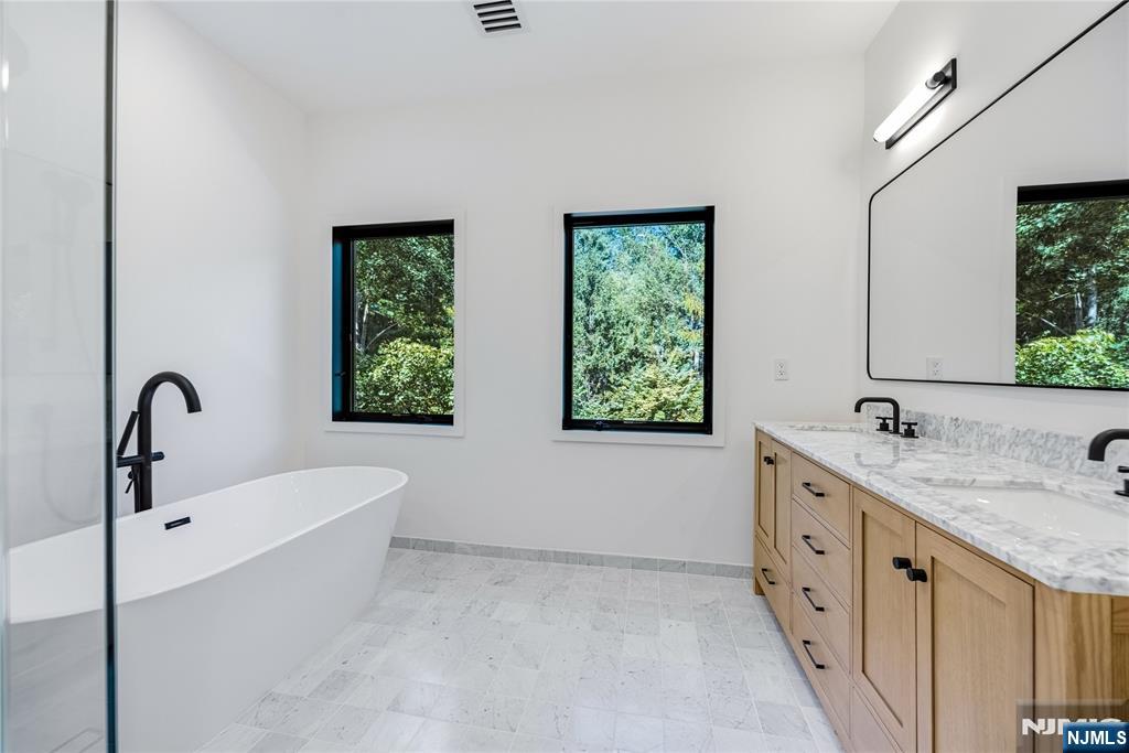 125 Hudson Avenue — photo 24